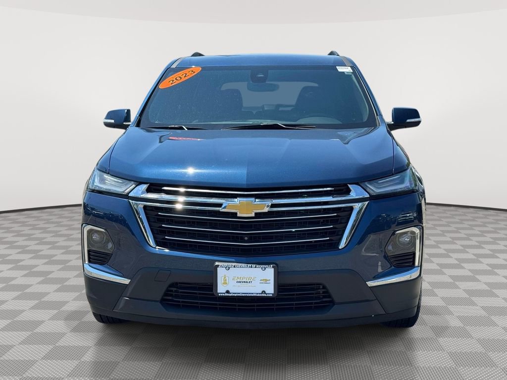 Used 2023 Chevrolet Traverse LT w/ Rear Camera Mirror Package AWD/4WD image 2