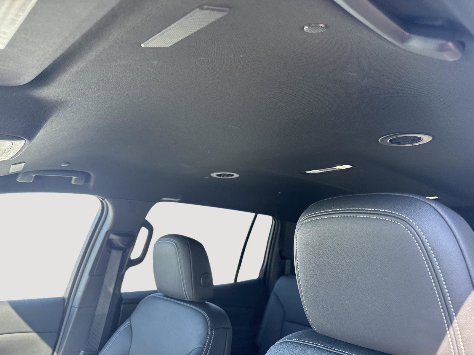 Used 2025 Chevrolet Traverse LT w/ Enhanced Driving Package image 18