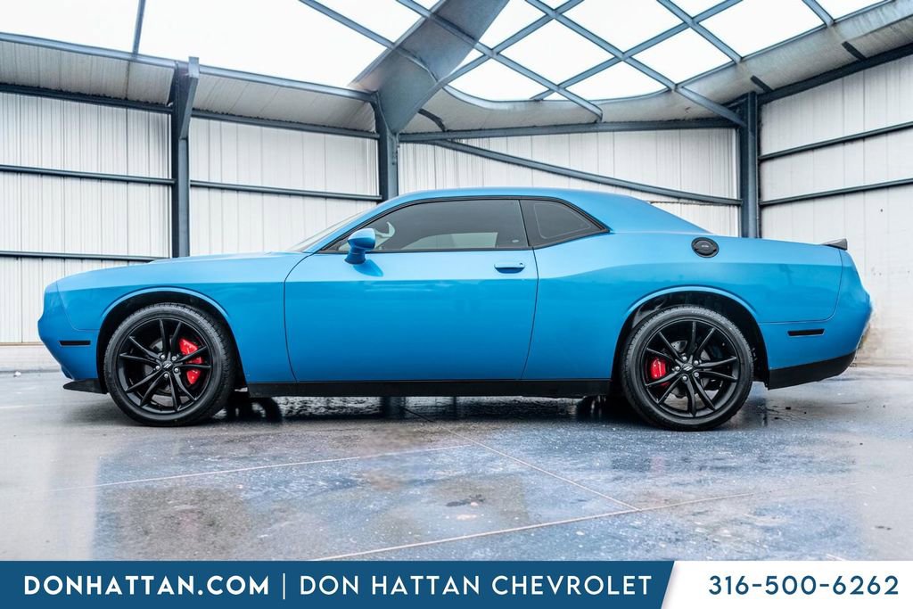 Used 2018 Dodge Challenger SXT w/ Blacktop Package RWD image 2