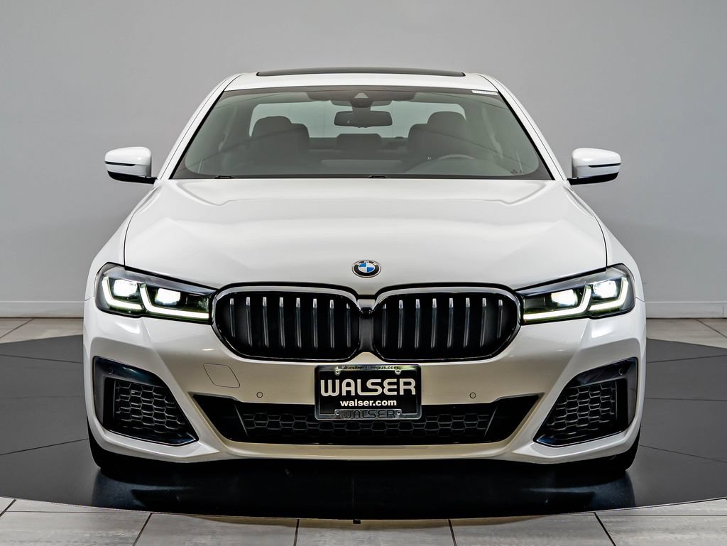 Used 2022 BMW 540i w/ M Sport Package RWD image 2
