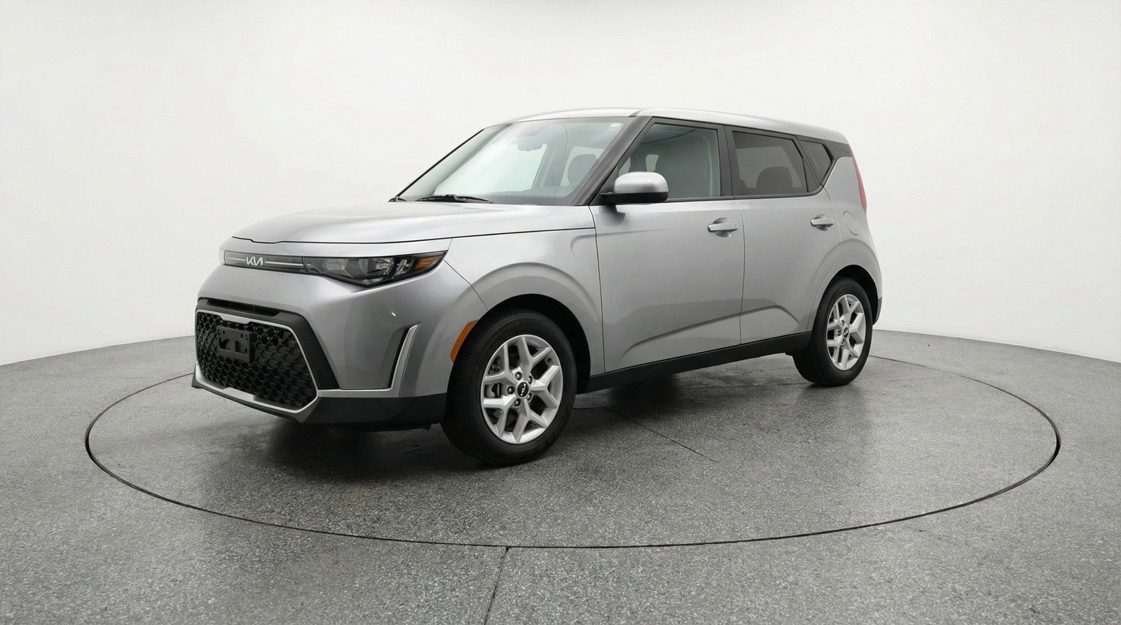 Used 2025 Kia Soul LX w/ LX Technology Package FWD image 3