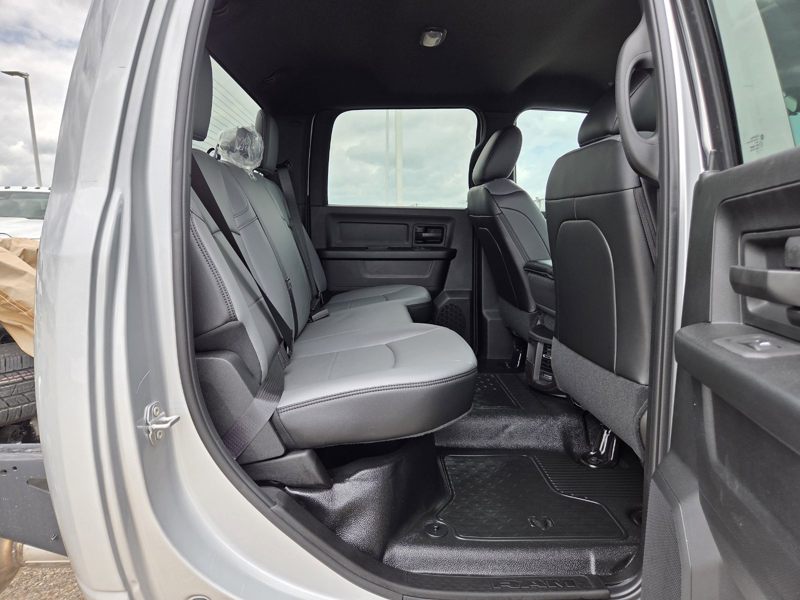 New 2026 RAM 3500 Tradesman AWD/4WD image 19
