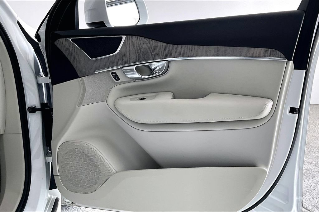 Certified 2024 Volvo XC90 T8 Plus w/ Protection Package Premier AWD/4WD image 24