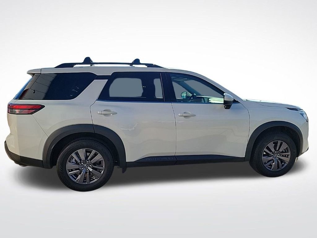 Used 2022 Nissan Pathfinder SV image 6