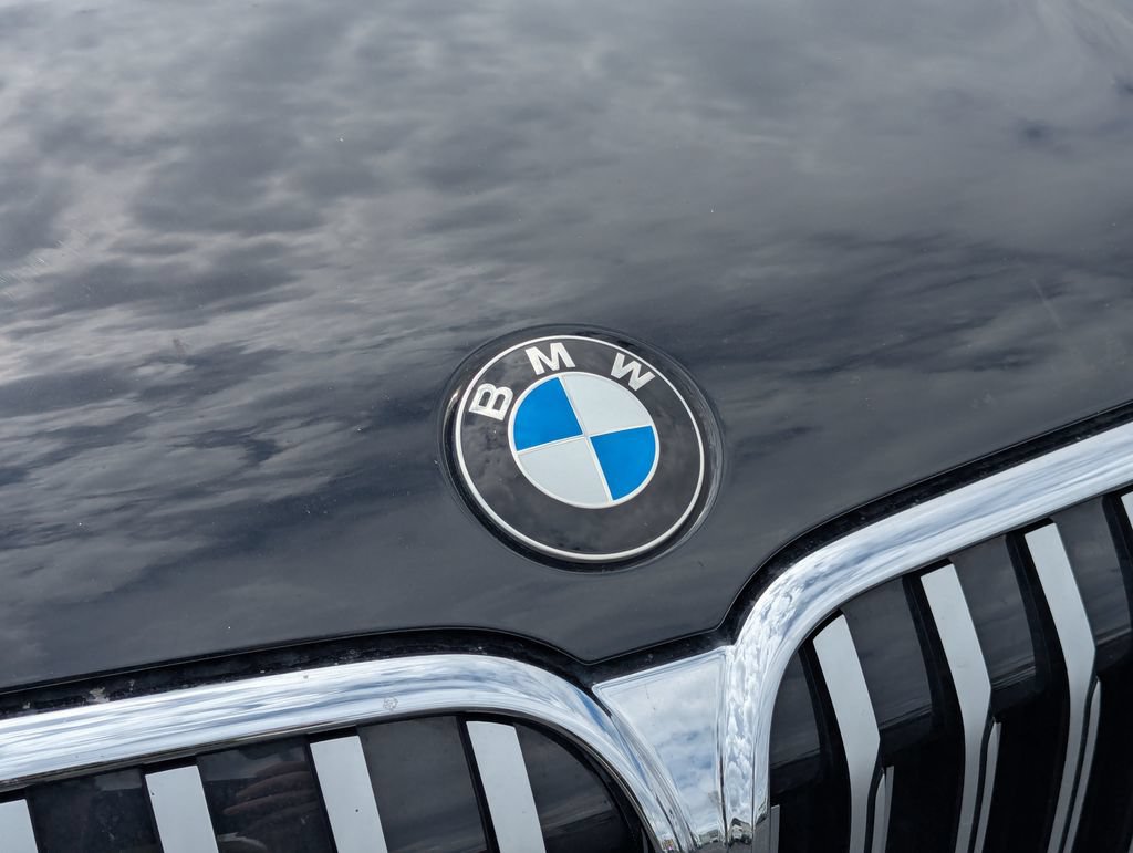 Used 2022 BMW 740i w/ Premium Package RWD image 11