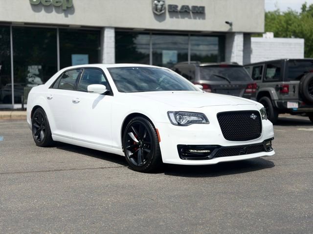 Used 2023 Chrysler 300 C RWD image 10