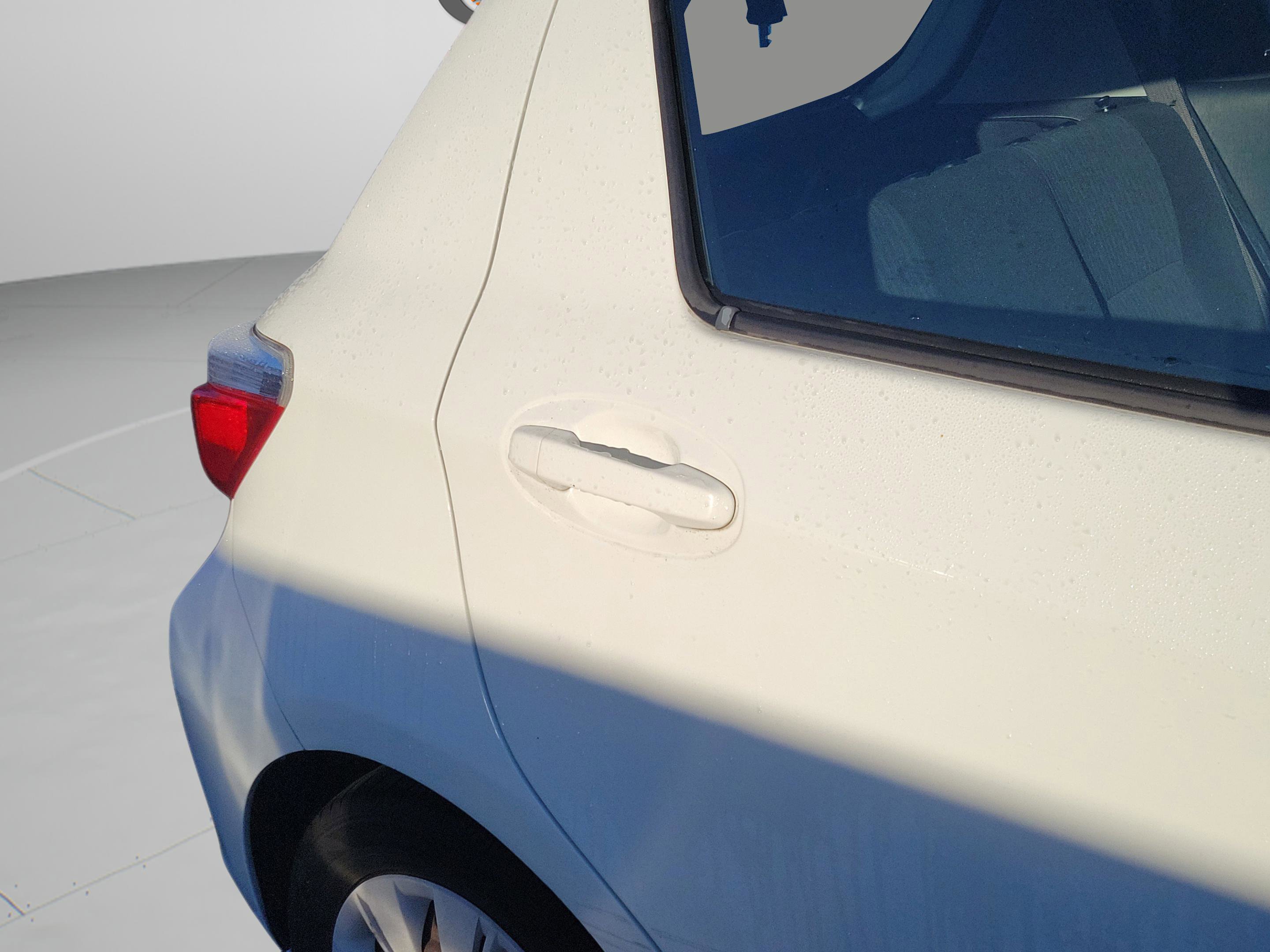 Used 2014 Toyota Yaris L FWD image 15