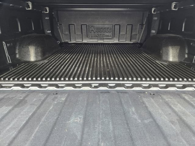 Used 2023 Chevrolet Silverado 1500 LT AWD/4WD image 32