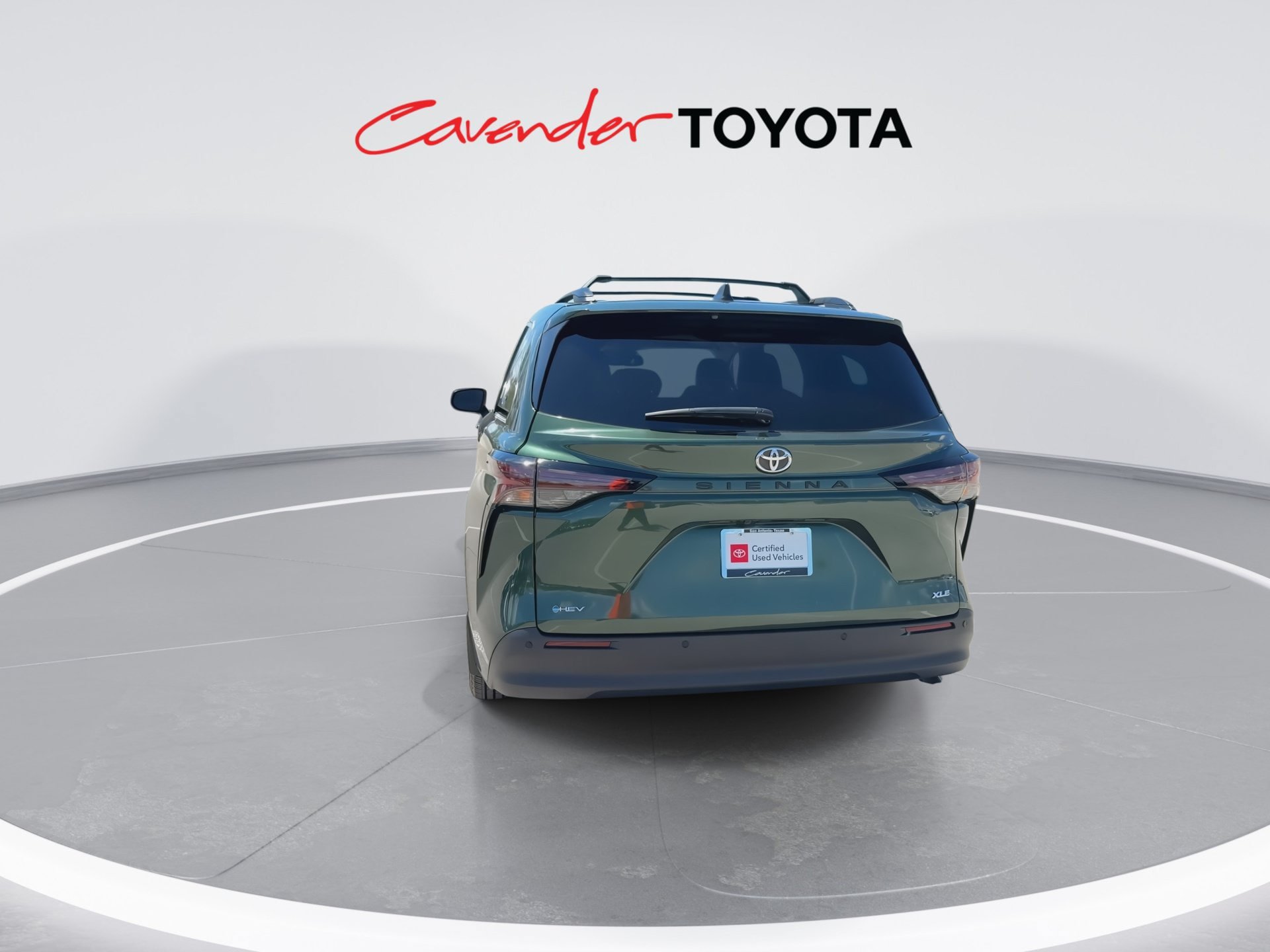 Used 2026 Toyota Sienna XLE FWD image 7