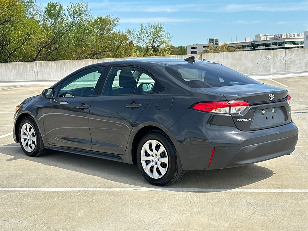 Used 2025 Toyota Corolla LE image 3