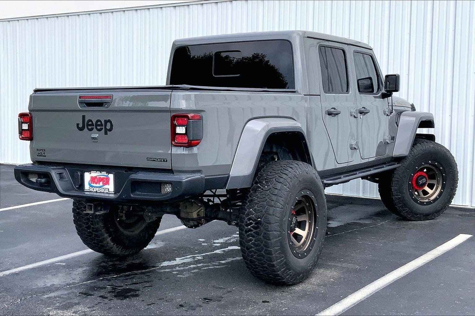 Used 2020 Jeep Gladiator Sport w/ Quick Order Package 24S AWD/4WD image 11