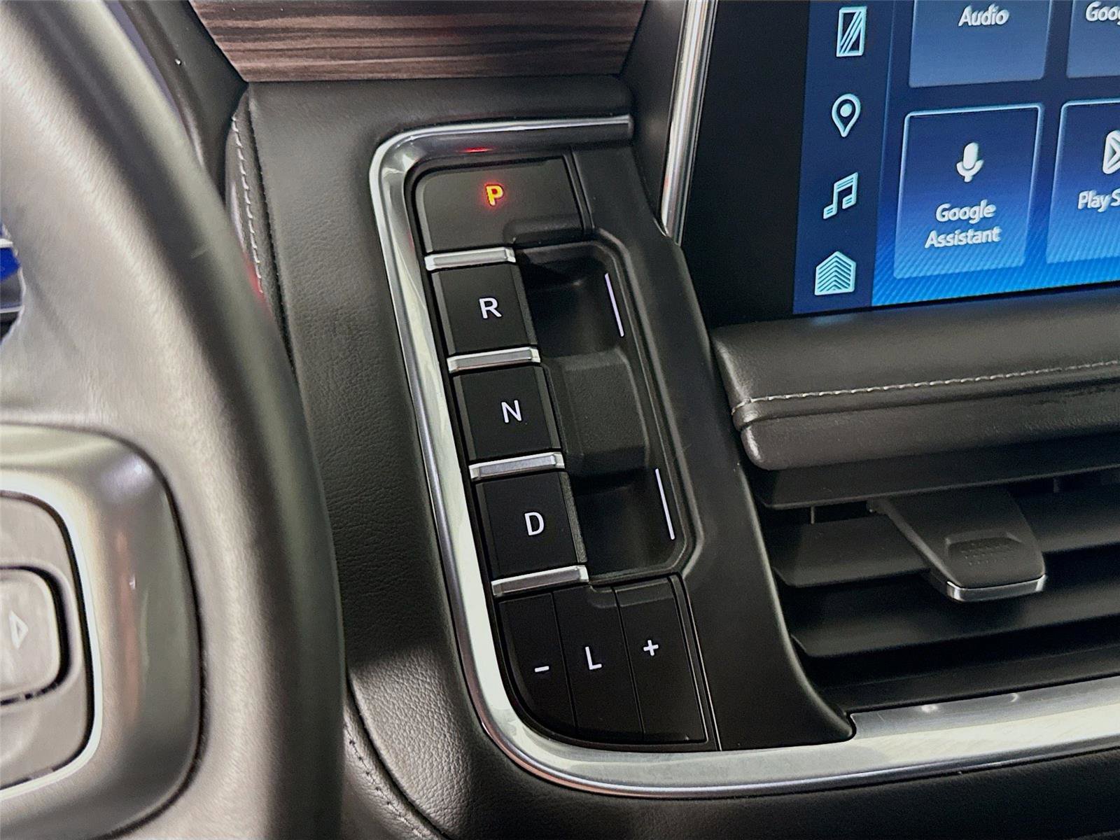 Used 2023 Chevrolet Tahoe Z71 w/ Luxury Package image 17