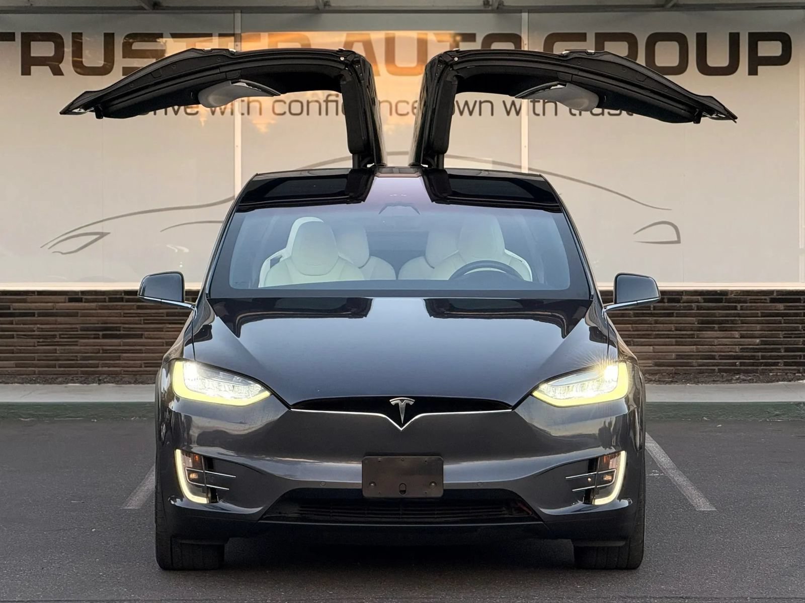 Used 2016 Tesla Model X 90D AWD/4WD image 2