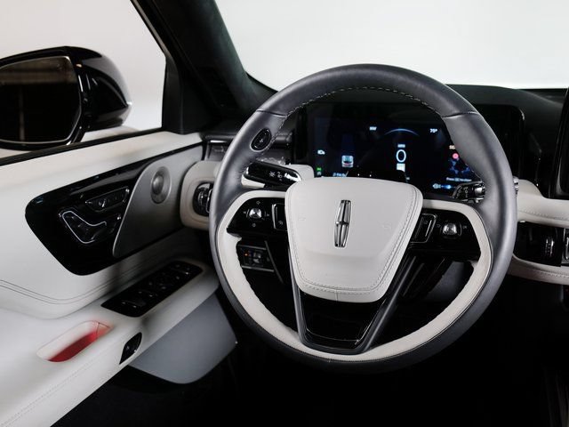 Used 2026 Lincoln Aviator Black Label w/ Dynamic Handling Package AWD/4WD image 15
