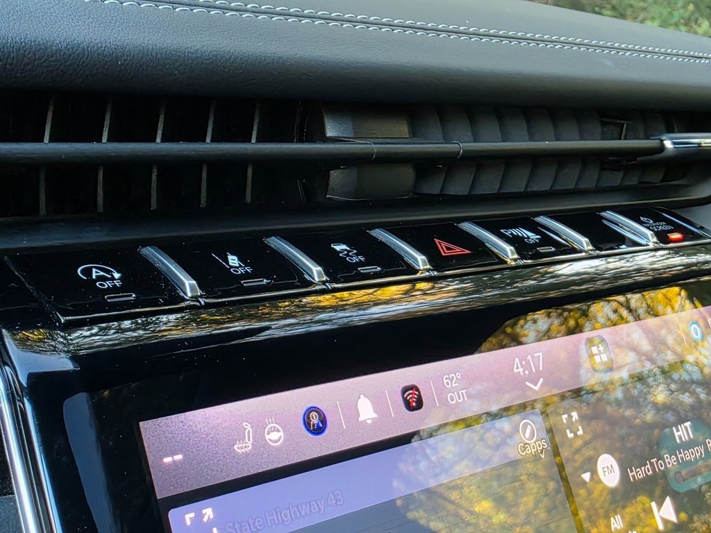 Used 2024 Jeep Grand Cherokee Overland w/ Luxury Tech Group IV image 30