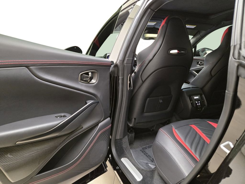 Used 2023 Aston Martin DBX 707 image 19