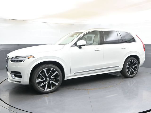 Used 2025 Volvo XC90 B5 Plus w/ Protection Package Premier AWD/4WD image 2