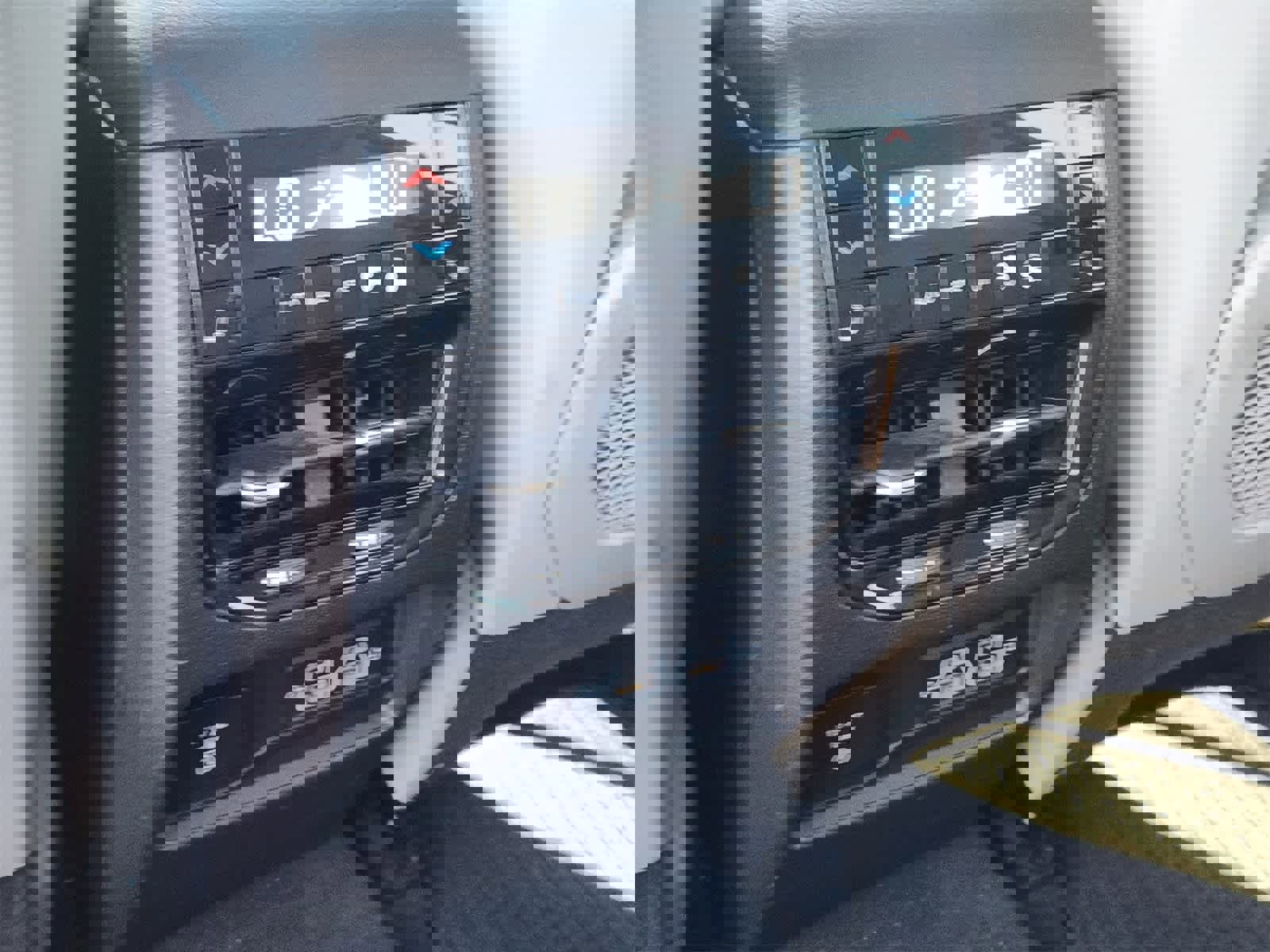 Used 2022 Jeep Grand Cherokee Summit w/ Adv Protech Group IV image 29