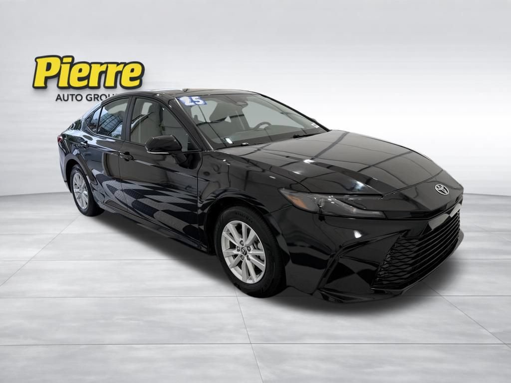 Used 2025 Toyota Camry LE FWD image 6