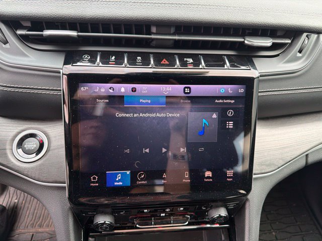 Used 2023 Jeep Grand Cherokee Limited w/ Luxury Tech Group II AWD/4WD image 15
