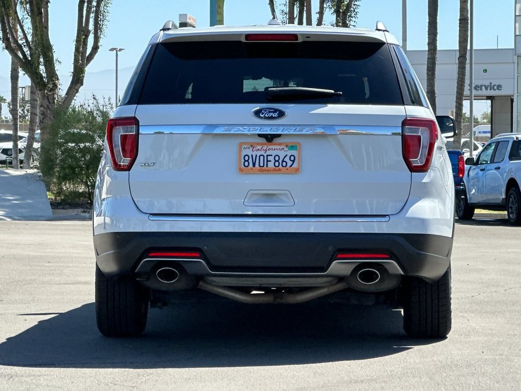 Used 2018 Ford Explorer XLT w/ Equipment Group 202A FWD image 4