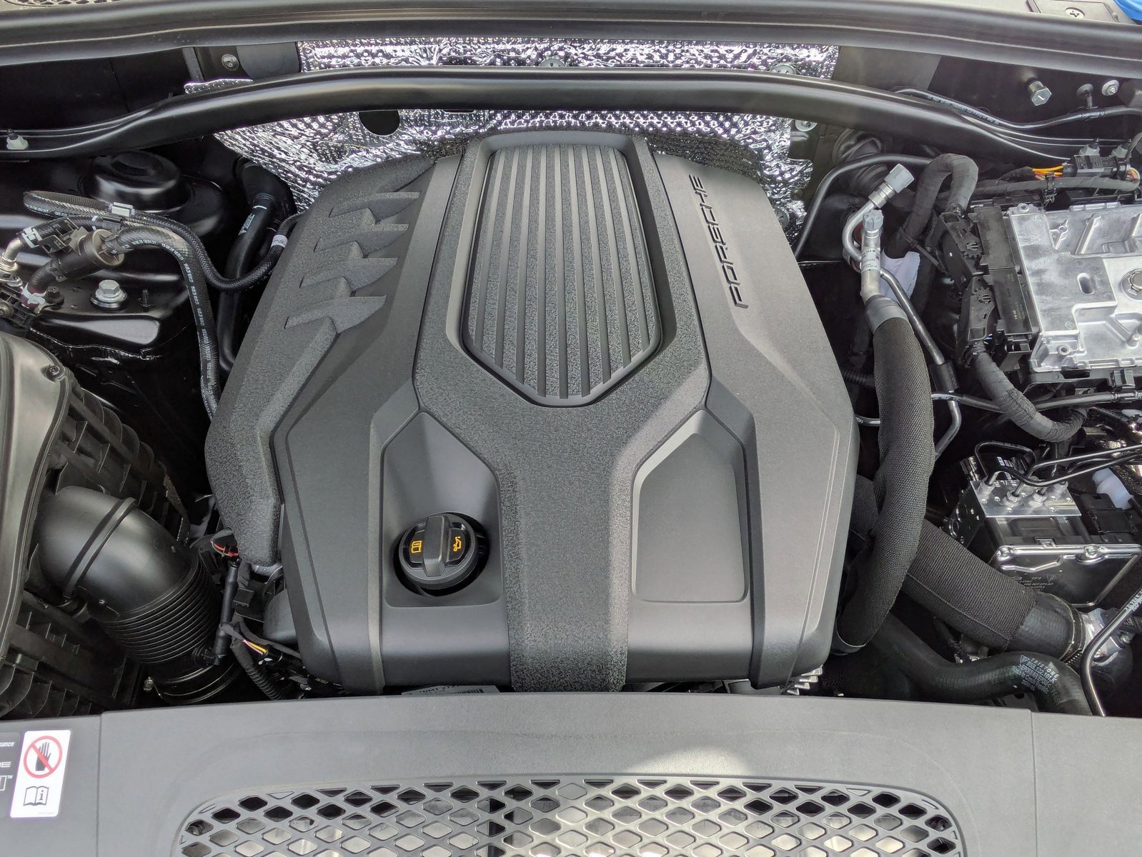 New 2026 Porsche Macan Turbo image 27
