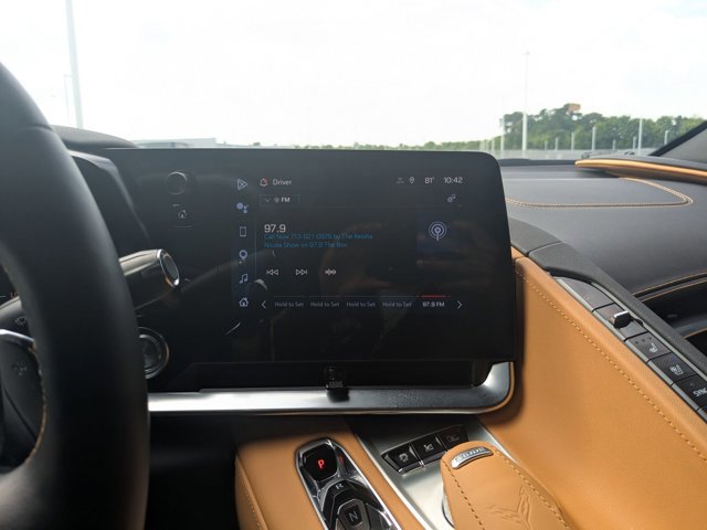 Used 2025 Chevrolet Corvette Stingray Preferred Cpe w/ Z51 Performance Package RWD image 13