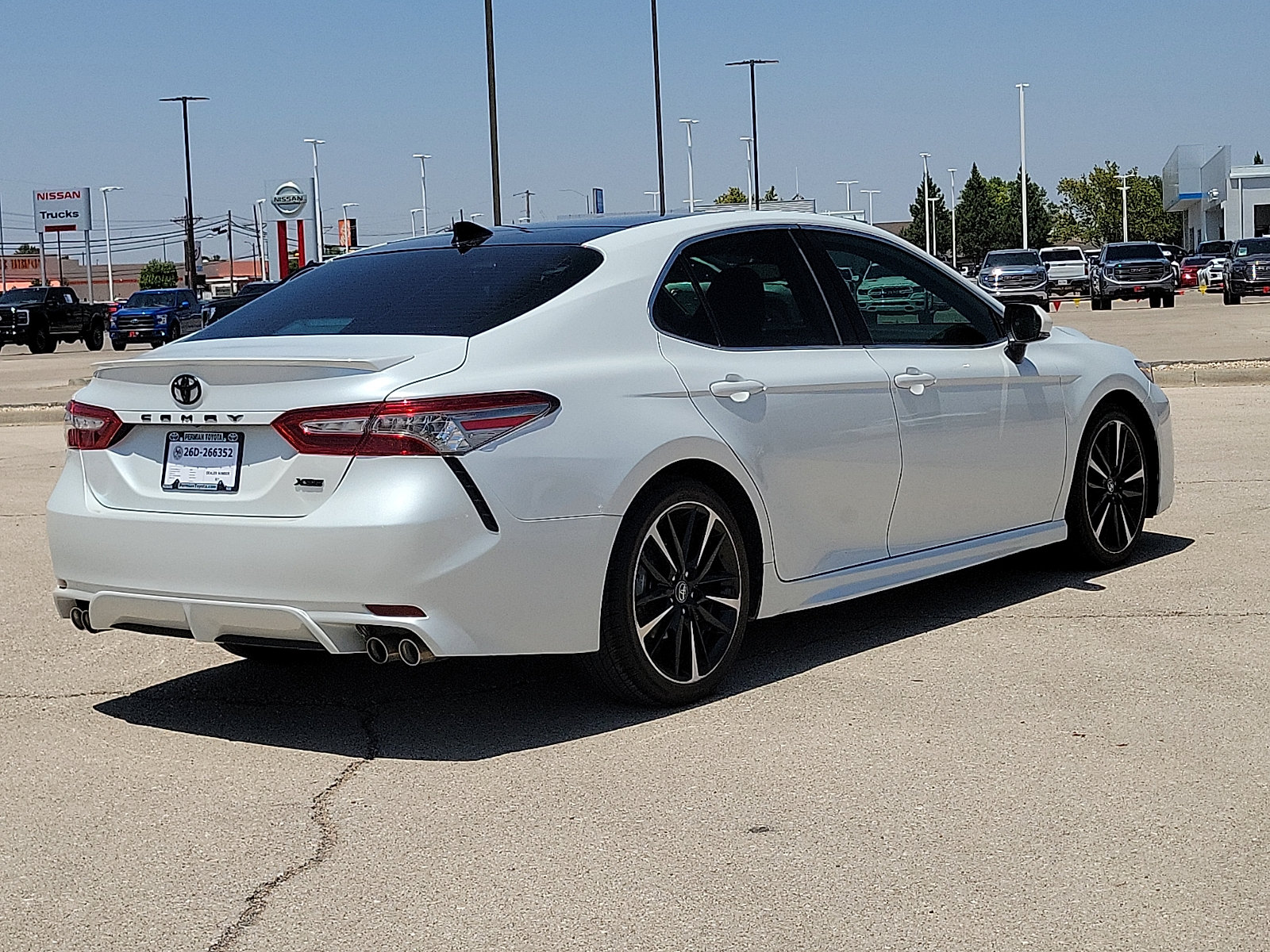Used 2019 Toyota Camry XSE FWD image 4