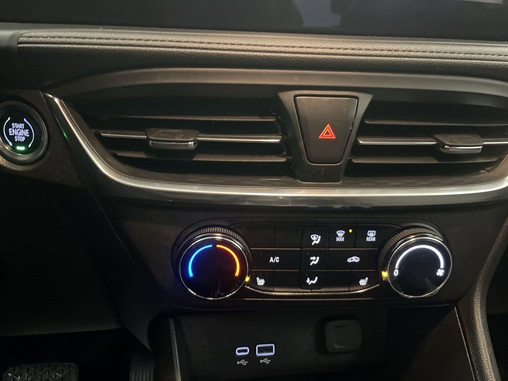 Used 2024 Buick Encore GX Preferred w/ Comfort Package image 11