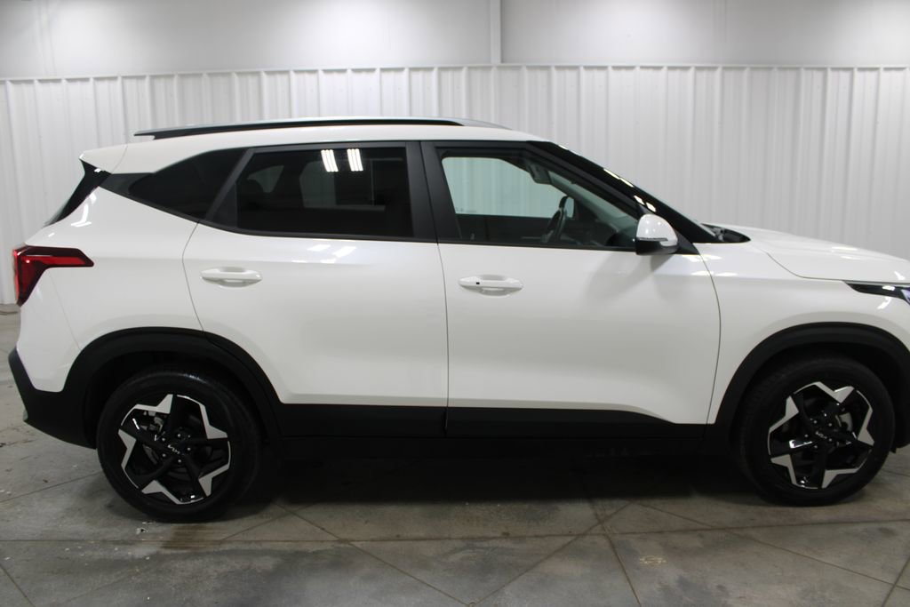 Used 2025 Kia Seltos S image 11