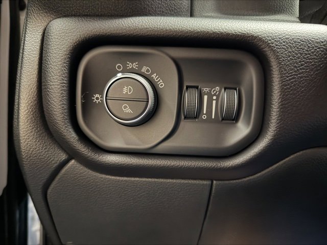 Used 2024 RAM 2500 Laramie w/ Night Edition image 37