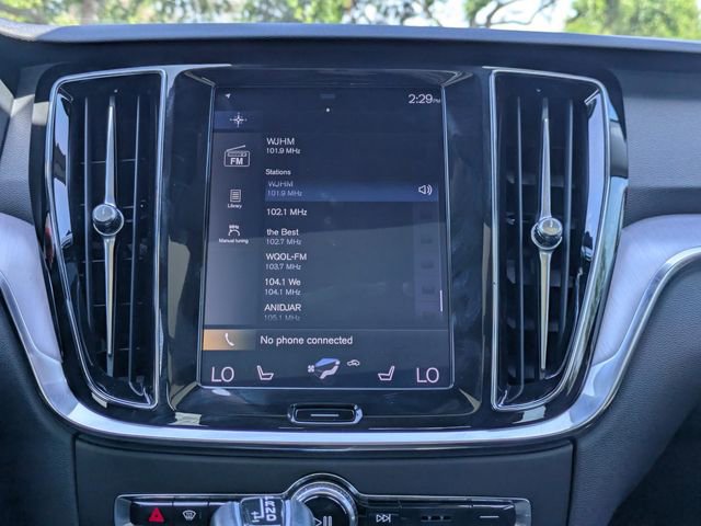 Used 2020 Volvo S60 T6 Momentum image 17