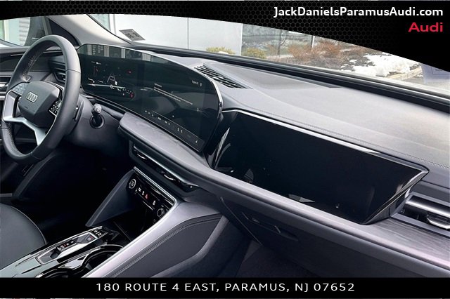 Used 2025 Audi Q5 Premium w/ Convenience Package image 14