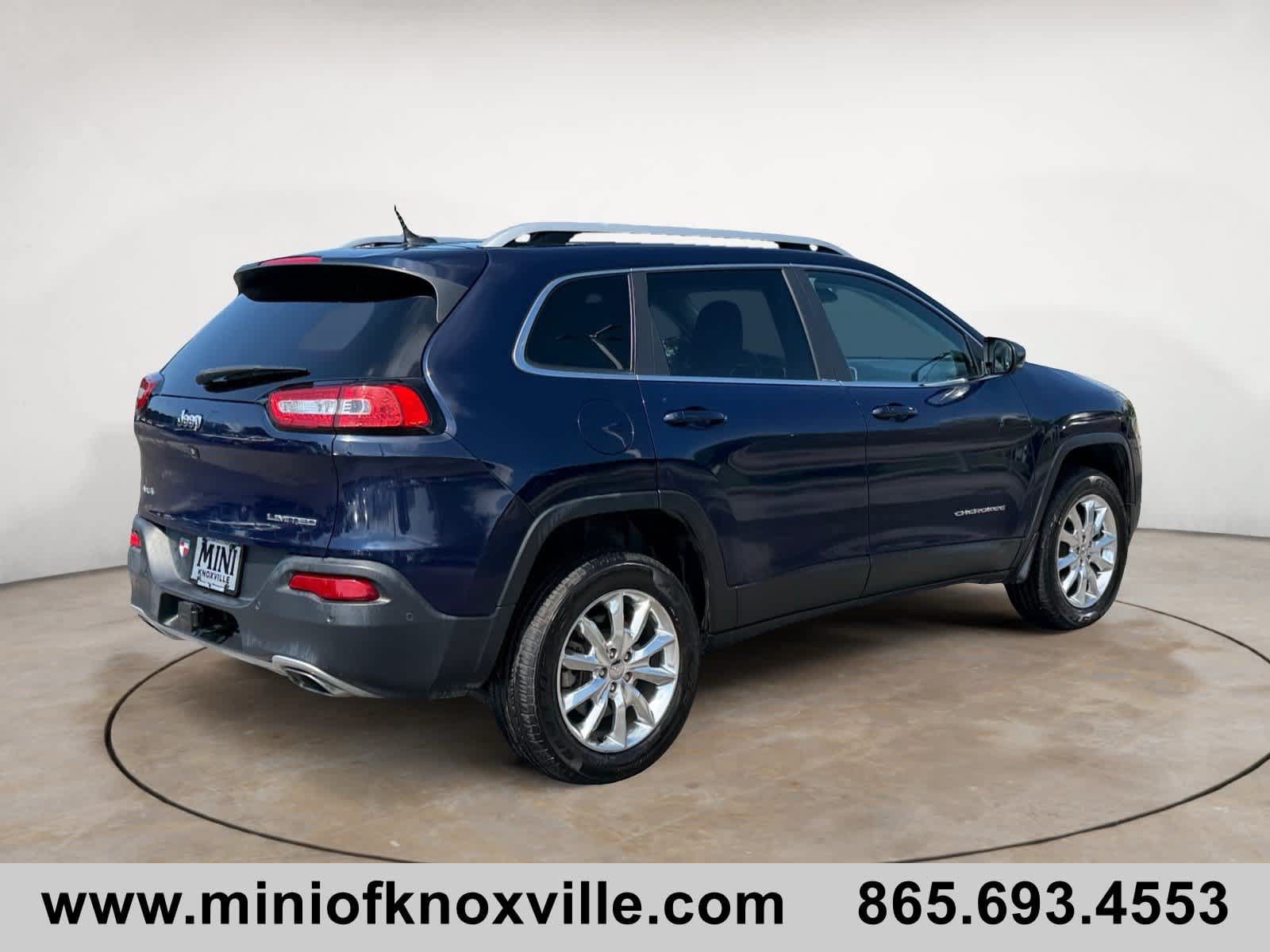 Used 2015 Jeep Cherokee Limited w/ Luxury Group AWD/4WD image 3
