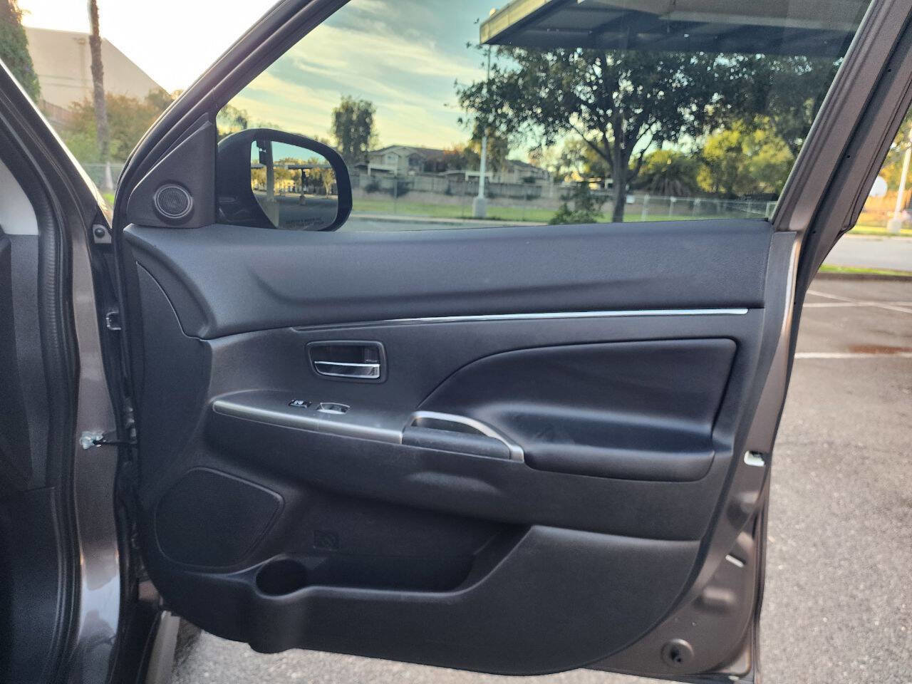 Used 2018 Mitsubishi Outlander Sport SEL image 39