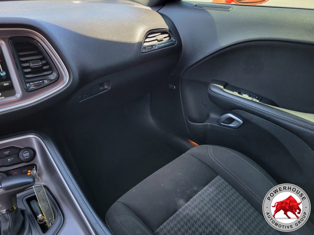 Used 2021 Dodge Challenger SXT w/ Driver Convenience Group RWD image 18