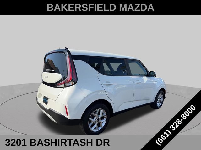 Used 2025 Kia Soul LX w/ LX Technology Package FWD image 5