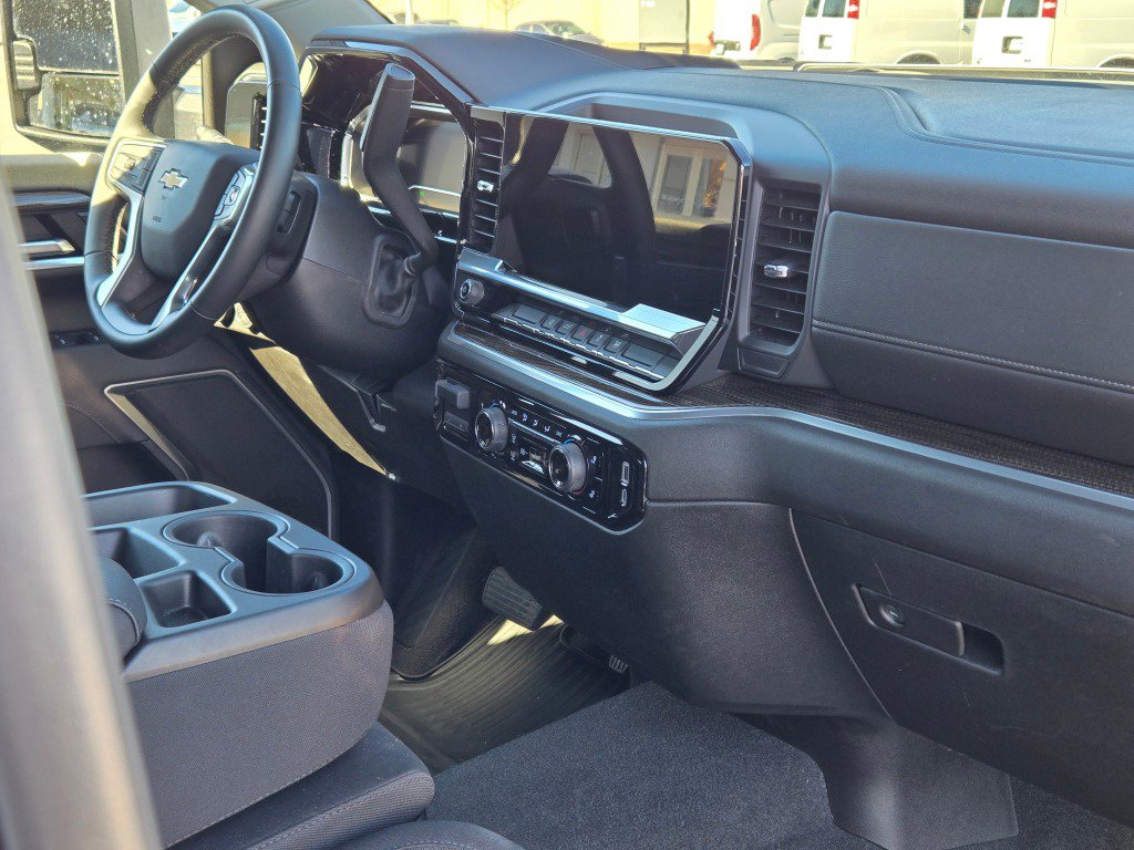 Certified 2025 Chevrolet Silverado 2500 LT w/ Convenience Package image 10