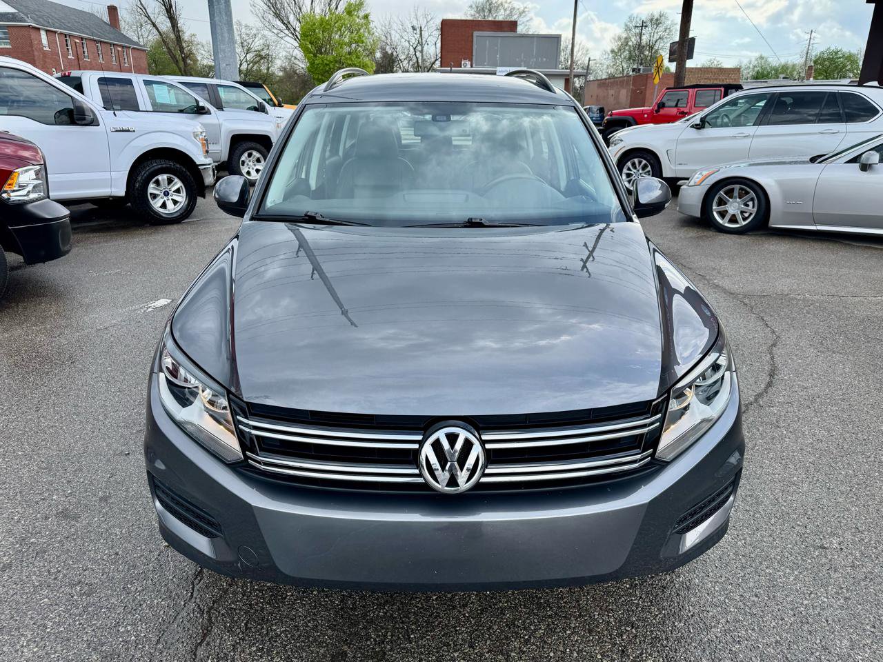 Used 2016 Volkswagen Tiguan S image 9
