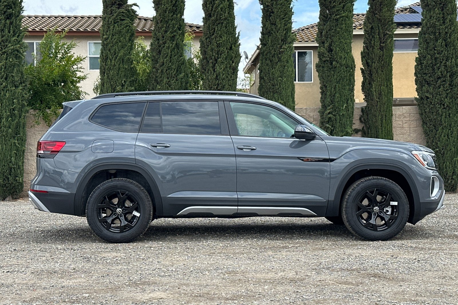New 2026 Volkswagen Atlas Peak Edition AWD/4WD image 3
