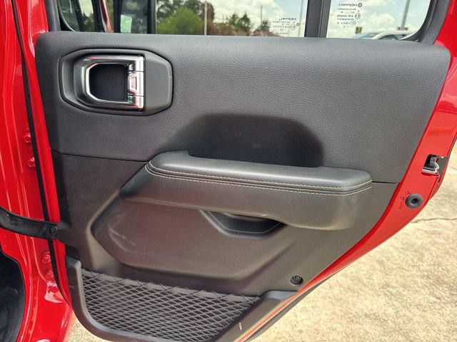 Used 2025 Jeep Wrangler Unlimited Sahara AWD/4WD image 14