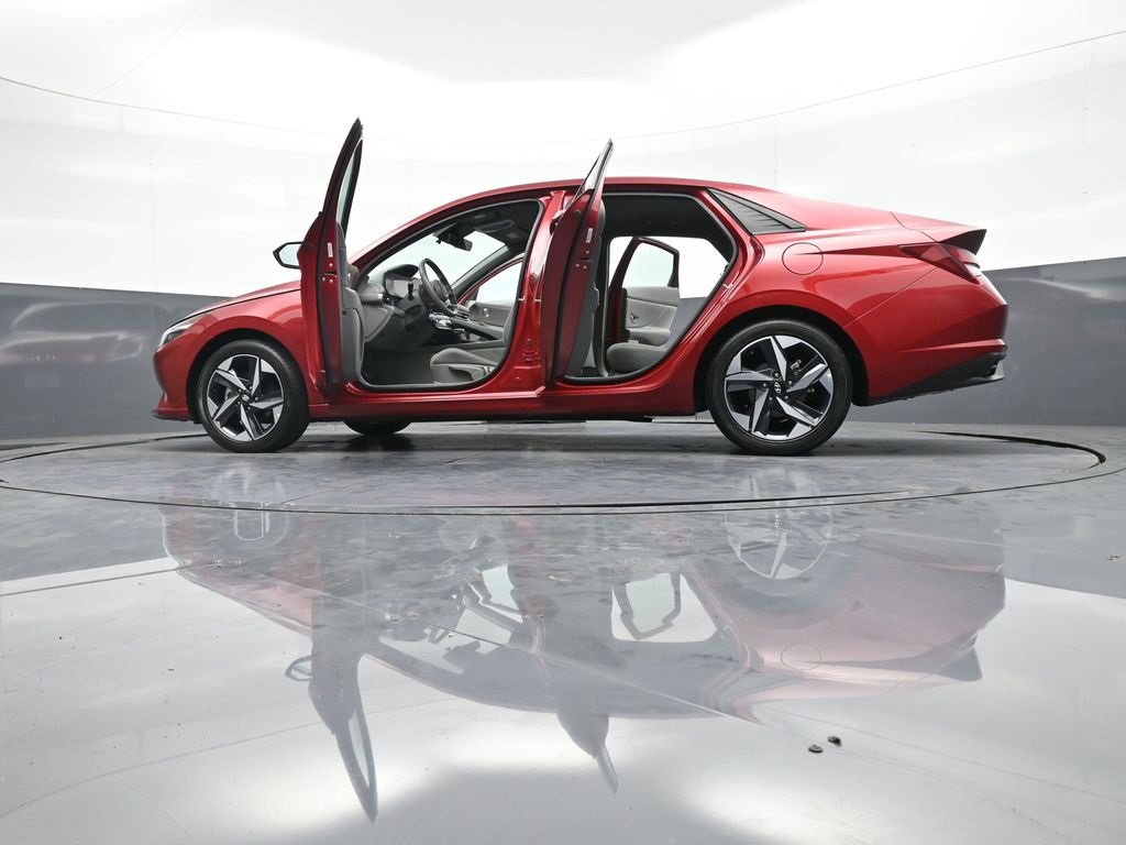 Certified 2023 Hyundai Elantra SEL w/ Convenience Package image 48