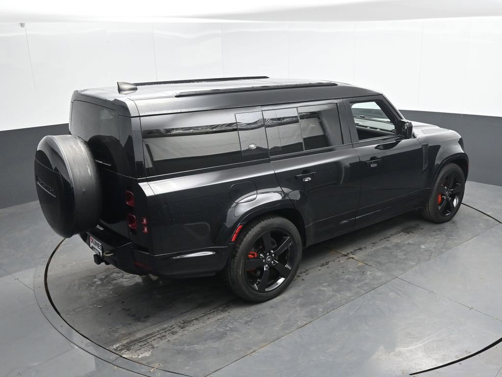 Used 2024 Land Rover Defender 130 X-Dynamic SE image 36