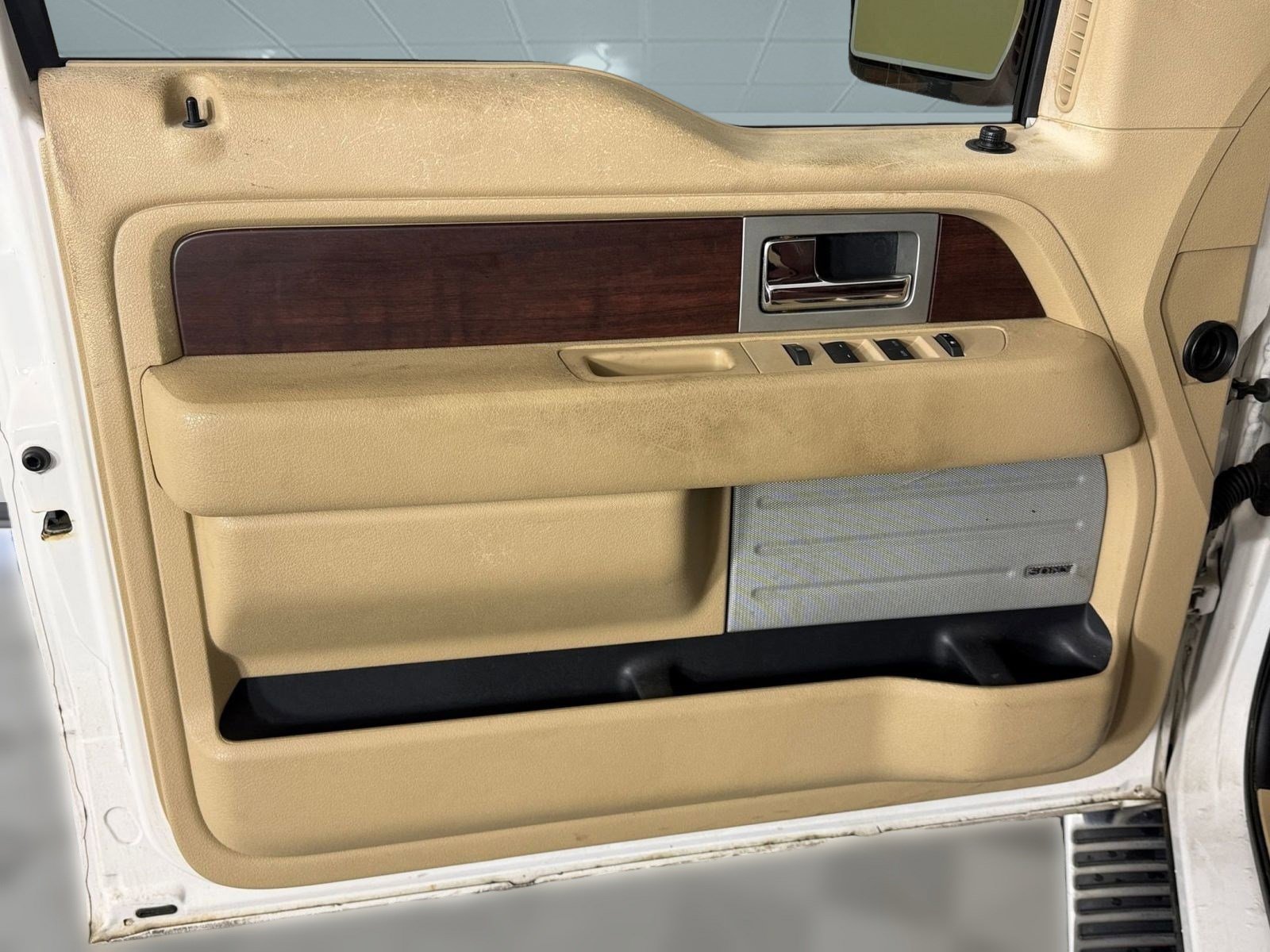 Used 2013 Ford F150 King Ranch w/ King Ranch Luxury Pkg image 12