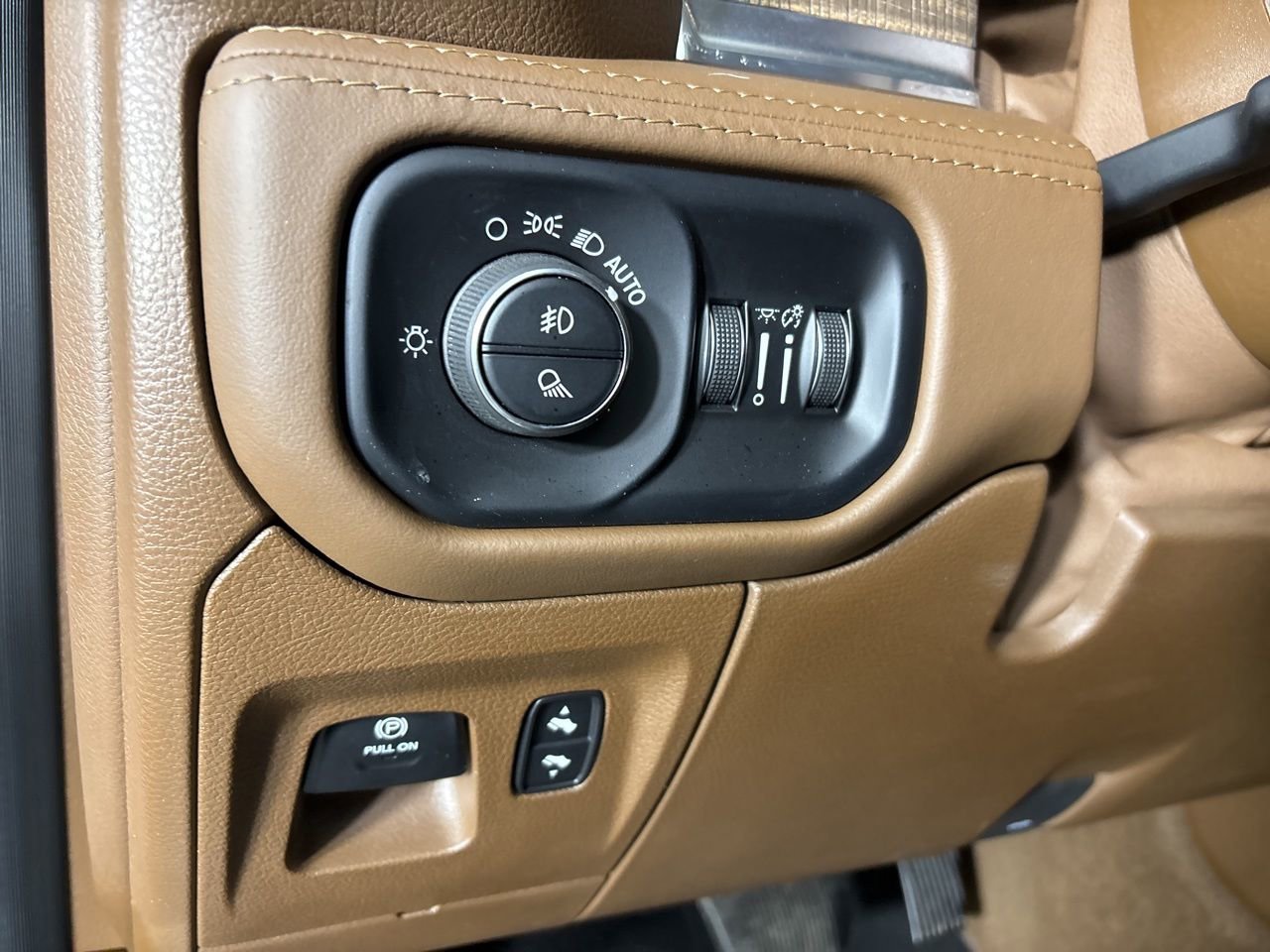 Used 2021 RAM 1500 Limited image 9