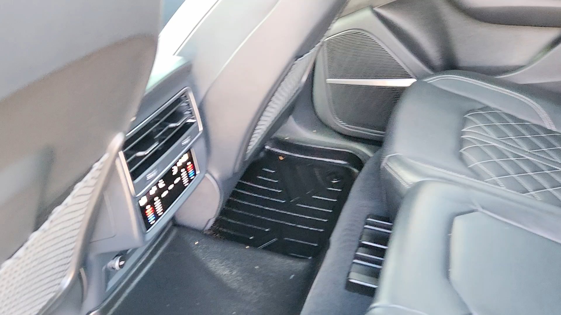 Used 2020 Audi SQ8 Premium Plus AWD/4WD image 25