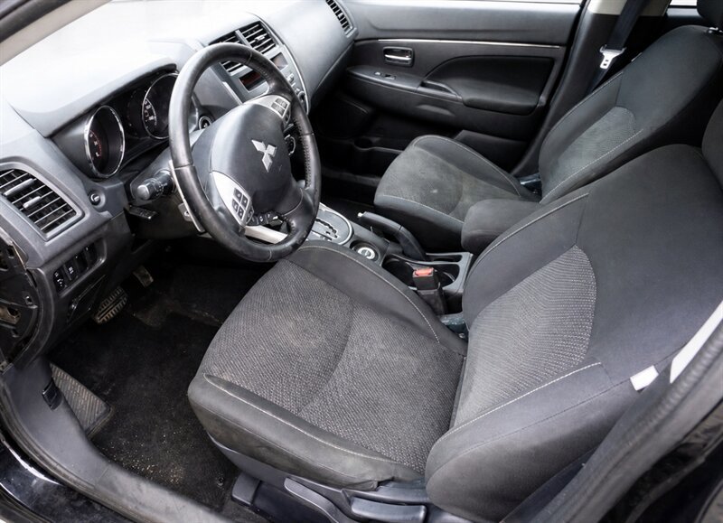 Used 2013 Mitsubishi Outlander Sport SE AWD/4WD image 21