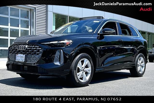 Used 2025 Audi Q5 Premium w/ Convenience Package
