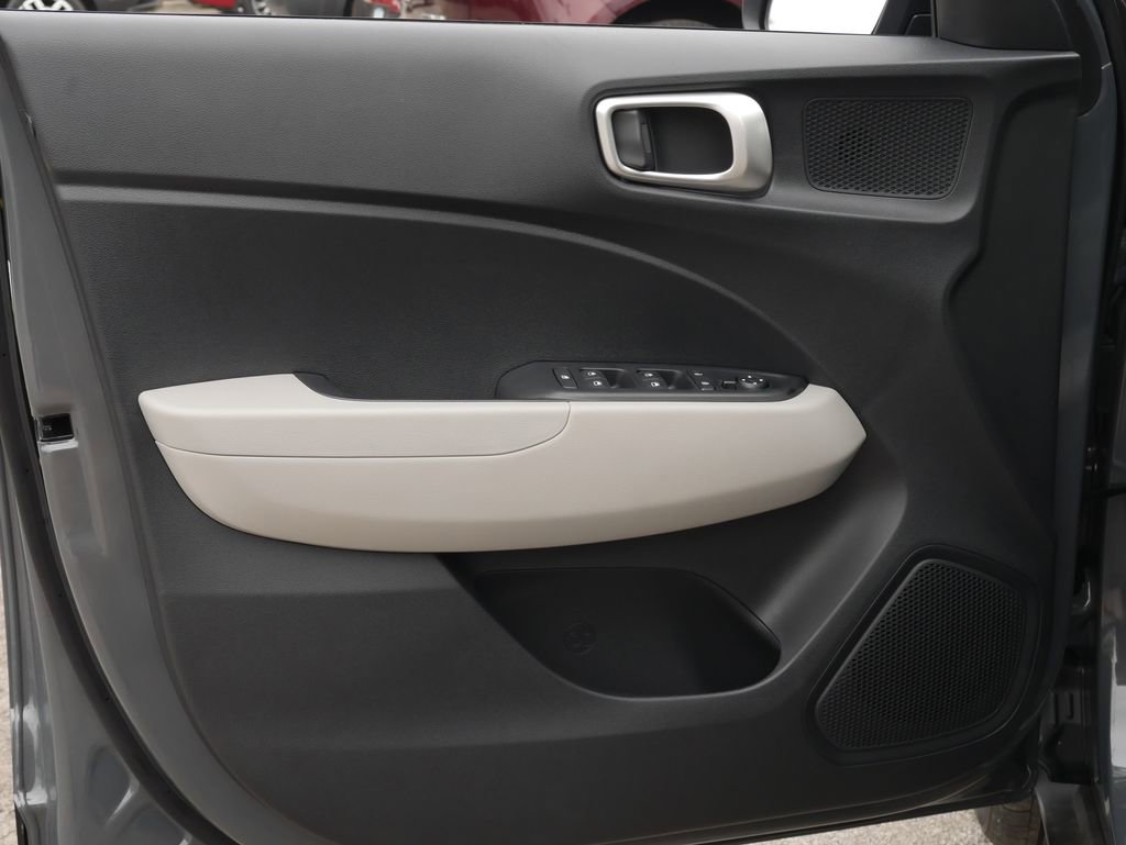 New 2026 Hyundai Venue SEL FWD image 28