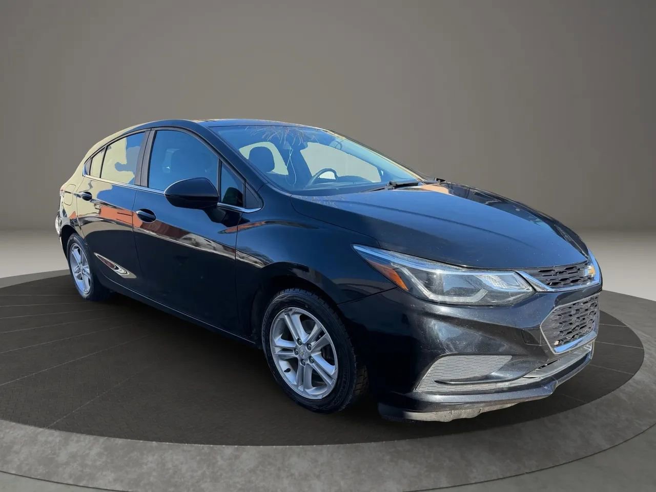 Used 2017 Chevrolet Cruze LT w/ Convenience Package image 3